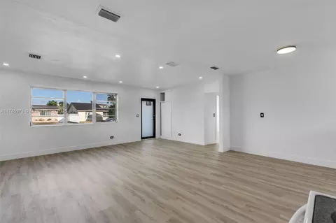 Living - 4164 W 6th Ave, Hialeah, FL 33012 photo 4 of 6