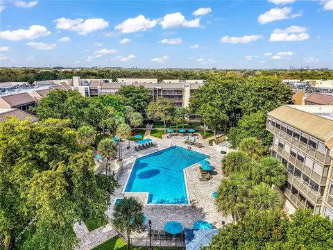 2802 N 46th Ave #B315, Hollywood, FL 33021