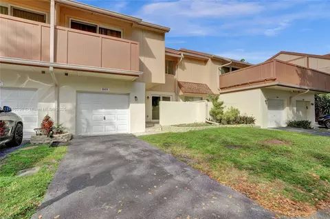 849 NW 80th Ter #4, Plantation, FL 33324