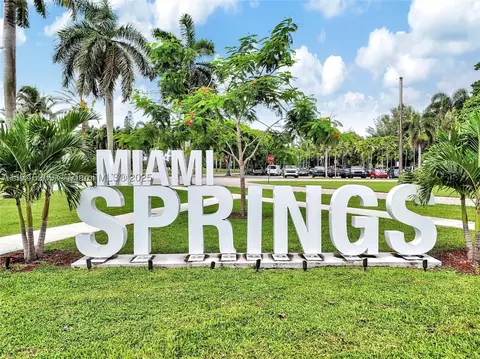 685 Miller Dr #E203, Miami Springs, FL 33166