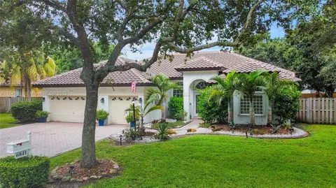 6041 Superior Blvd, Davie, FL 33331