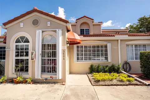 6806 NW 166th Ter, Miami Lakes, FL 33014