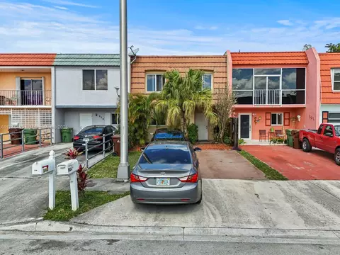 825 W 80th Pl #825, Hialeah, FL 33014