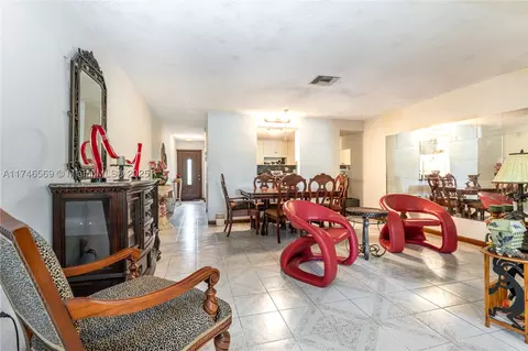1807 W 68th St #1807, Hialeah, FL 33014