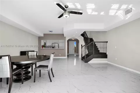 2708 NE 30th Pl, Fort Lauderdale, FL 33306
