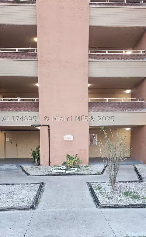 17530 NW 68th Ave #C2001, Hialeah, FL 33015 photo 4