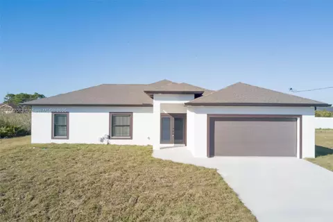 2907 69th St W, Lehigh Acres, FL 33971