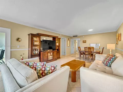 1350 Atlantic Shores Blvd #317, Hallandale Beach, FL 33009