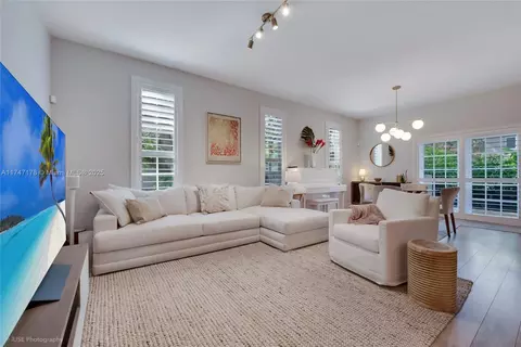 111 Edgewater Dr #1A, Coral Gables, FL 33133