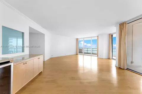 1581 Brickell Ave #1905, Miami, FL 33129