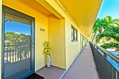 2601 NE 14th St Cswy #244, Pompano Beach, FL 33062