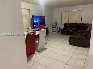 Other - 806 W 73rd Pl, Hialeah, FL 33014 photo 5 of 10