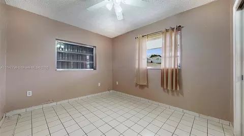 721 SE 4th Pl, Hialeah, FL 33010 photo 16