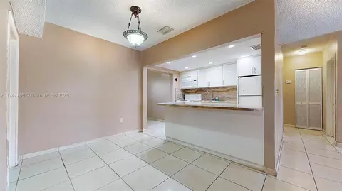 721 SE 4th Pl, Hialeah, FL 33010 photo 6