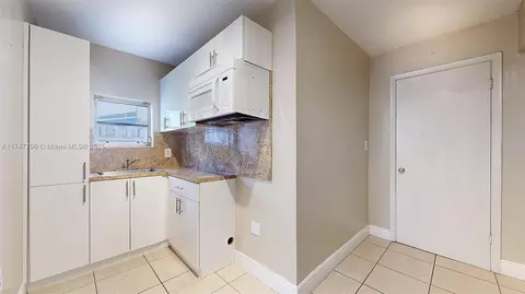 721 SE 4th Pl, Hialeah, FL 33010 photo 25