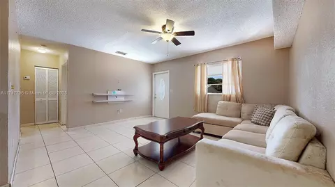 721 SE 4th Pl, Hialeah, FL 33010 photo 5