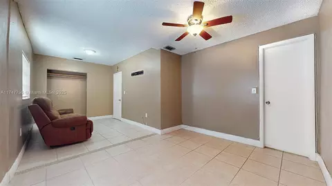 721 SE 4th Pl, Hialeah, FL 33010 photo 12