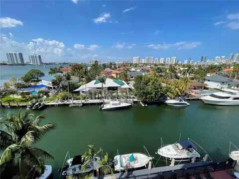 2903 N Miami Beach Blvd #204, North Miami Beach, FL 33160