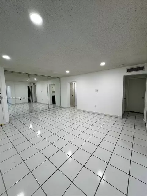 750 NW 43rd Ave #103, Miami, FL 33126