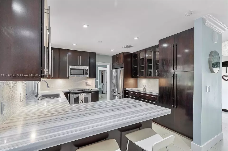  7020 SW 95th Ct, Miami, FL 33173 photo 9