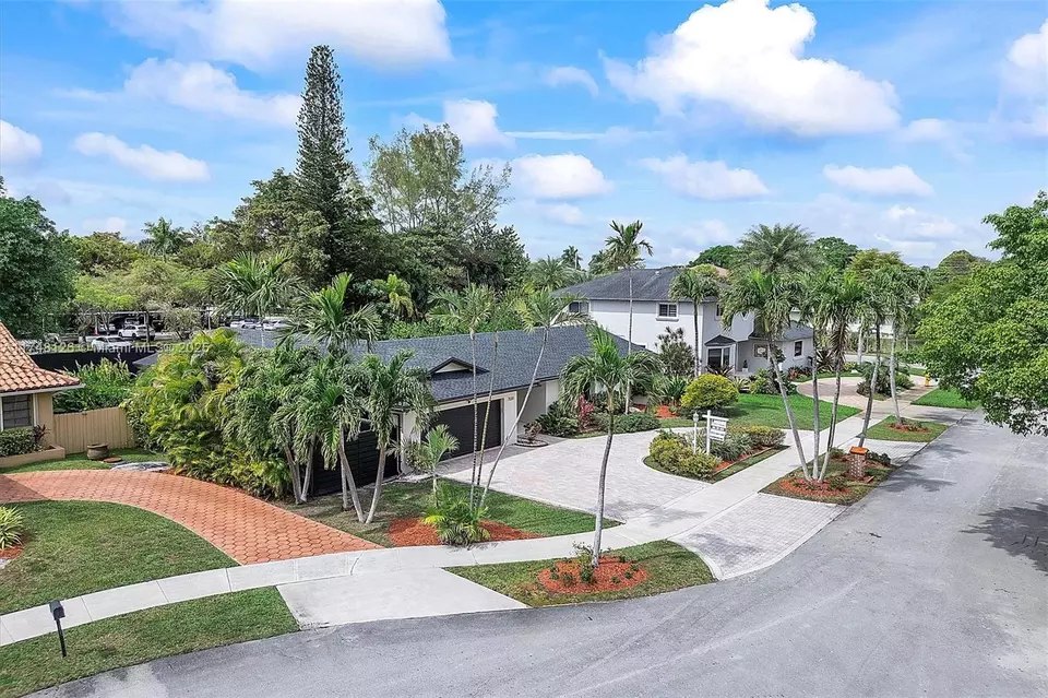  7020 SW 95th Ct, Miami, FL 33173 photo 24