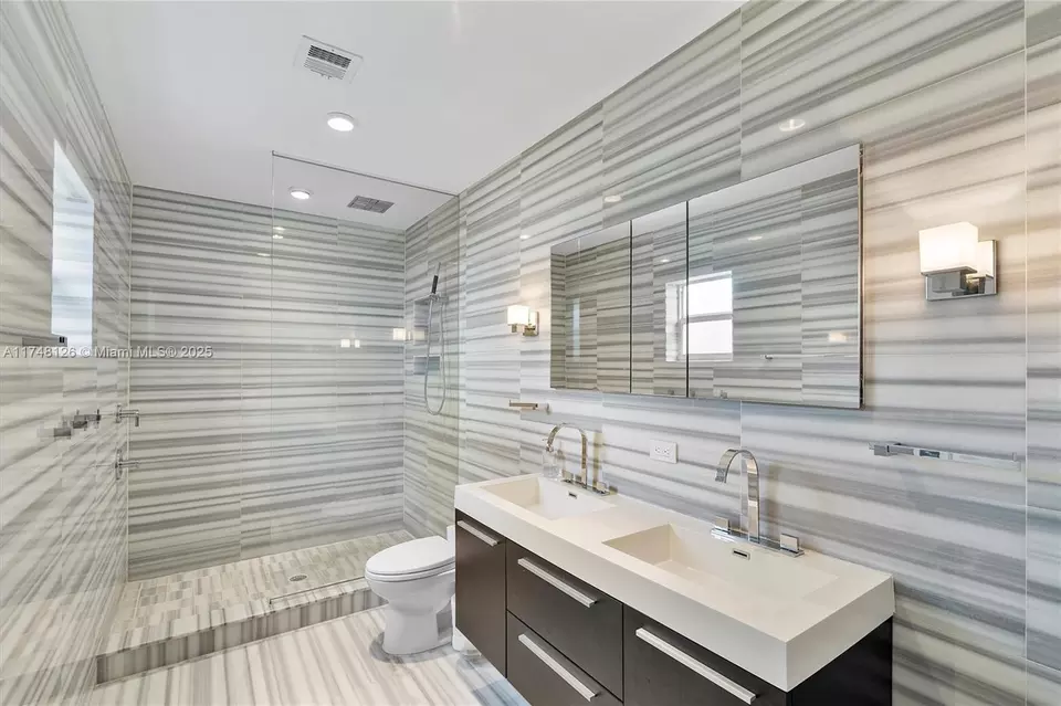  7020 SW 95th Ct, Miami, FL 33173 photo 13