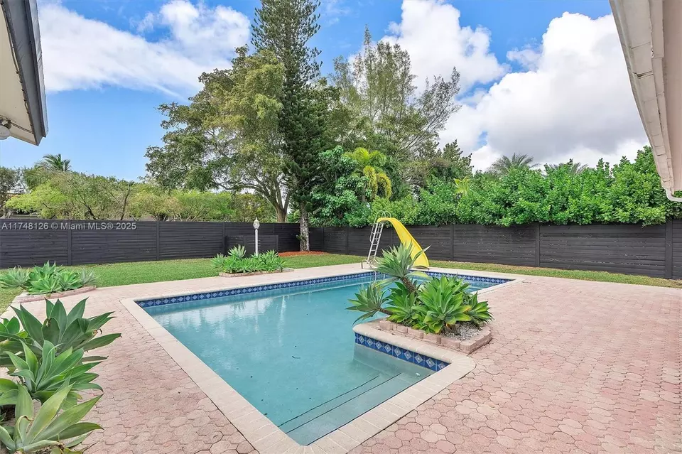  7020 SW 95th Ct, Miami, FL 33173 photo 22