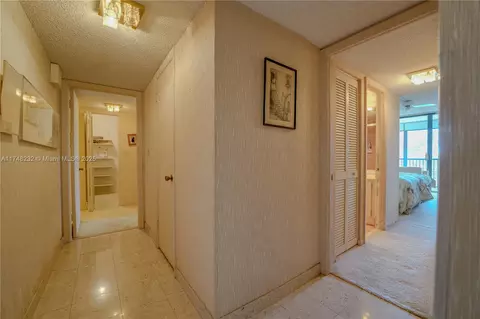 Entry Way - 2800 N 46th Ave #A608, Hollywood, FL 33021 photo 4 of 4