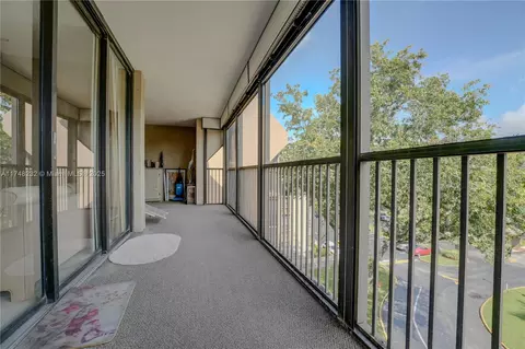 Exterior - 2800 N 46th Ave #A608, Hollywood, FL 33021 photo 10 of 12
