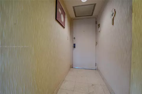 Entry Way - 2800 N 46th Ave #A608, Hollywood, FL 33021 photo 2 of 4