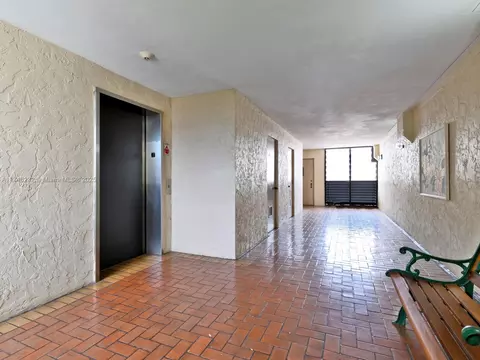 Entry Way - 2800 N 46th Ave #A608, Hollywood, FL 33021 photo 1 of 4