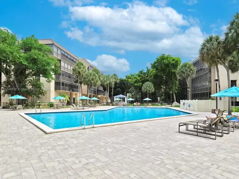 Exterior - 2800 N 46th Ave #A608, Hollywood, FL 33021 photo 2 of 12