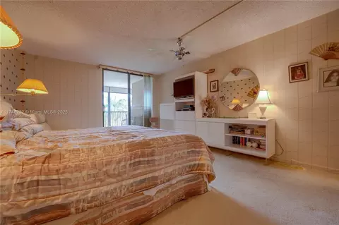 Bedroom - 2800 N 46th Ave #A608, Hollywood, FL 33021 photo 4 of 5