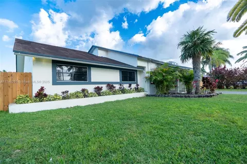 28451 SW 164th Ave, Homestead, FL 33033