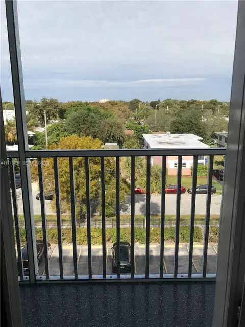 16950 W Dixie Hwy A631 Hwy #631, North Miami Beach, FL 33160