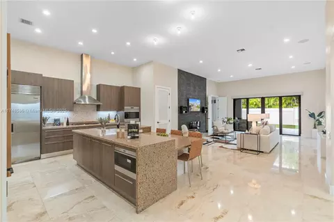 5855 W Brookfield Cir W, Fort Lauderdale, FL 33312