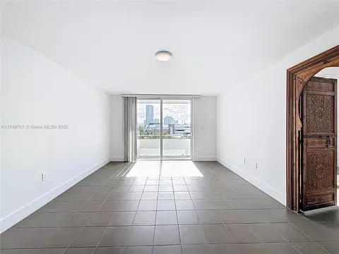 465 Ocean Dr #701, Miami Beach, FL 33139