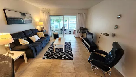 3505 NW 48th Ave #602, Lauderdale Lakes, FL 33319