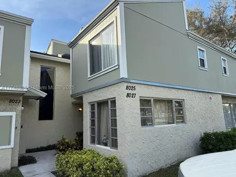 8025 Lagos De Campo Blvd, Tamarac, FL 33321