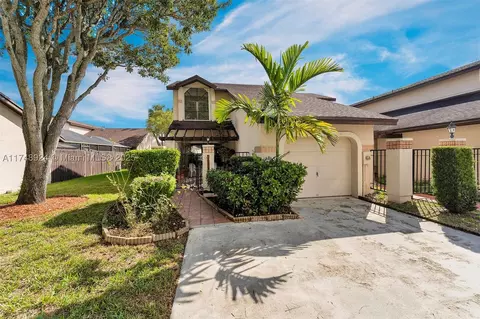 10291 SW 137th Pl, Miami, FL 33186