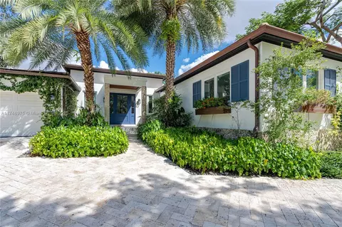 907 Jeronimo Dr, Coral Gables, FL 33146