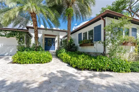 907 Jeronimo Dr, Coral Gables, FL 33146