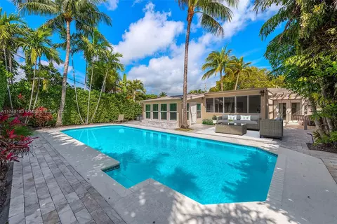 250 N Shore Dr, Miami Beach, FL 33141