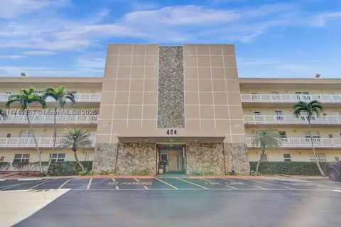 424 SE 10th St #205, Dania Beach, FL 33004