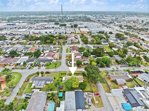 View/Area - 472 W 15th St, Hialeah, FL 33010 photo 8 of 11