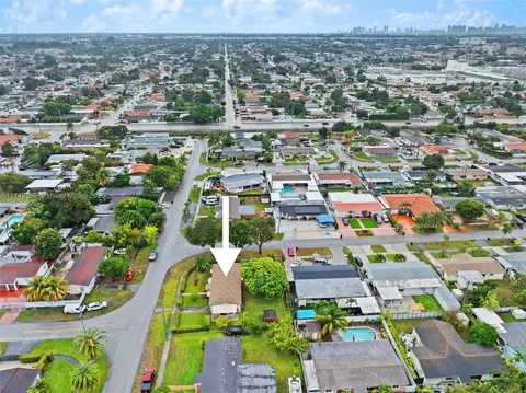 View/Area - 472 W 15th St, Hialeah, FL 33010 photo 6 of 11