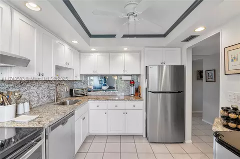 4800 Hillcrest Ln #514, Hollywood, FL 33021