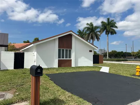 2400 SW 113th Ct, Miami, FL 33165