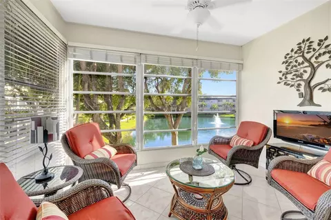 5002 NW 35th St #210, Lauderdale Lakes, FL 33319
