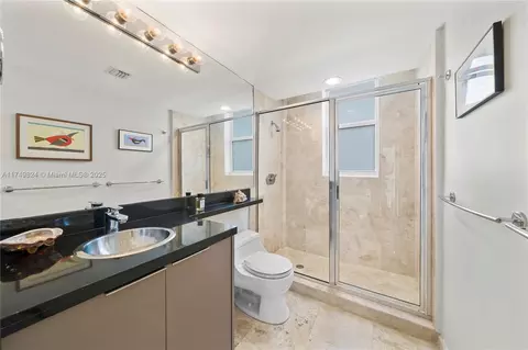 Bath - 200 Ocean Dr #5D, Miami Beach, FL 33139 photo 2 of 2